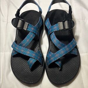 Chaco Z2 Yampa Vibram sandals Black Sandals with Blue Patterned Straps